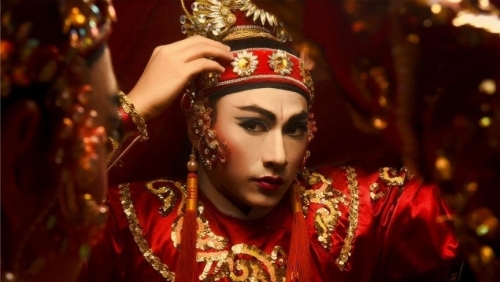 Bài 4: Để điện ảnh - thời trang nâng cao vị thế văn hóa truyền thống