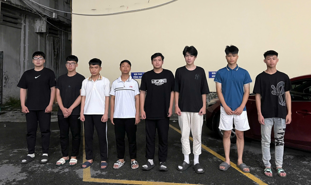 Nhóm đối tượng gây rối trật tự công cộng bị tạm giữ. Ảnh: CQCA